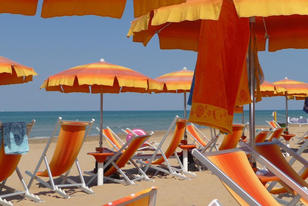 Camping Villaggio Internazionale San Menaio Bagian luar foto